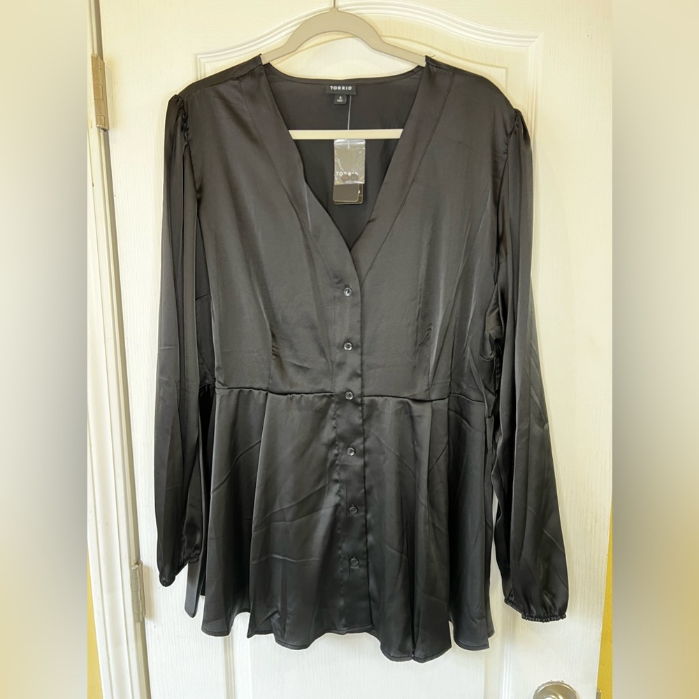 Torrid 3 NWT Black Satin Blouse